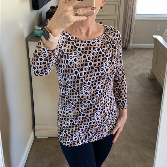 Dana Buchman three quarter length sleeve top - Picture 3 of 10